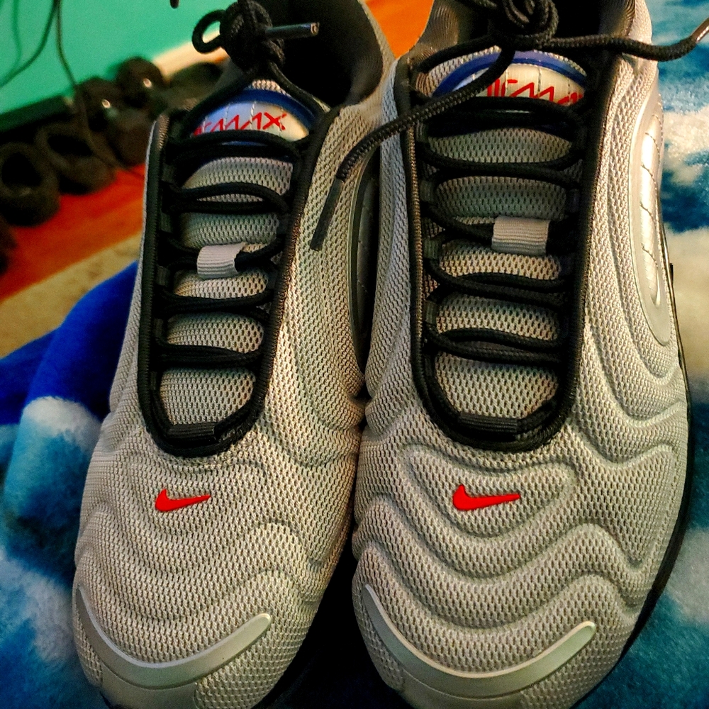 (Sold)Nike air max 720